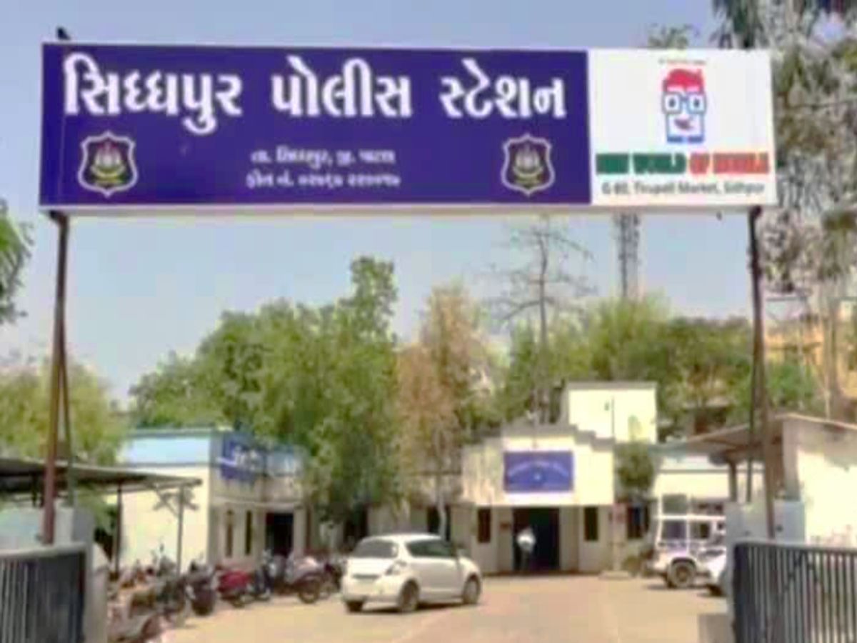 સિદ્ધપુર જીઆઇડીસીના ગોડાઉનમાંથી સરકારી અનાજનો જથ્થો ઝડપાયો – Garvi Takat – Gujarat News, Bollywood News, Breaking News, Politics News etc.