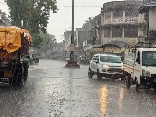 ગુજરાતમાં મેઘરાજાની ધમાકેદાર એન્ટ્રી, લાઠીમાં ધોધમાર વરસાદ
