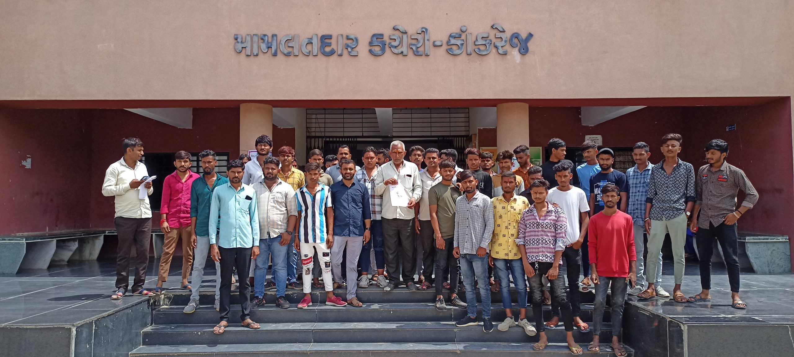 થરા,શિહોરી ખિમાણા સહિતના તમામ બજારો સ્વયંભુ સજજડ બંધ પાળી બંધના એલાનમાં જોડાયા