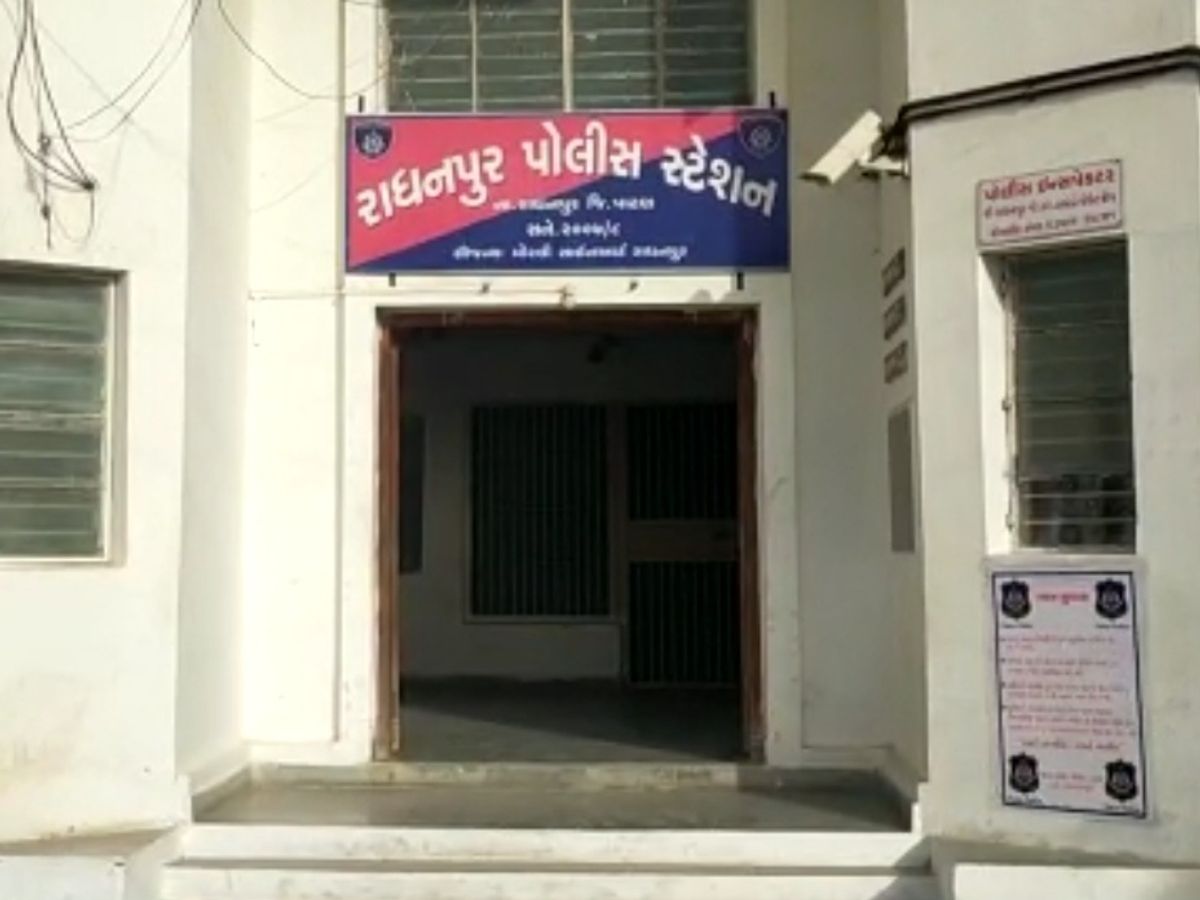 શાળાના આચાર્ય પર હુમલો કરી જાનથી મારી નાખવાની ધમકી આપતા ચાર શખ્સો સામે પોલીસ  ફરિયાદ… – Garvi Takat – Gujarat News, Bollywood News, Breaking News,  Politics News etc.